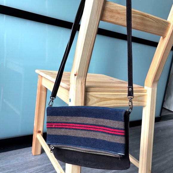 Pendleton Shelter Bay Foldover Clutch - Picture 3 of 5